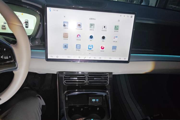 Used BYD Han 2025 DM-i 125KM Prestige Model Audio And AC Panel