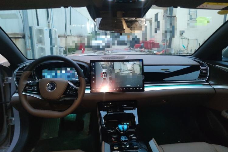 Used BYD Han 2025 DM-i 125KM LiDAR-Powered Intelligent Driving Model Center Console