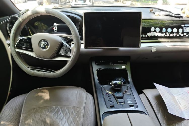 Used BYD Han 2025 DM-i 125KM Prestige Model Center Console