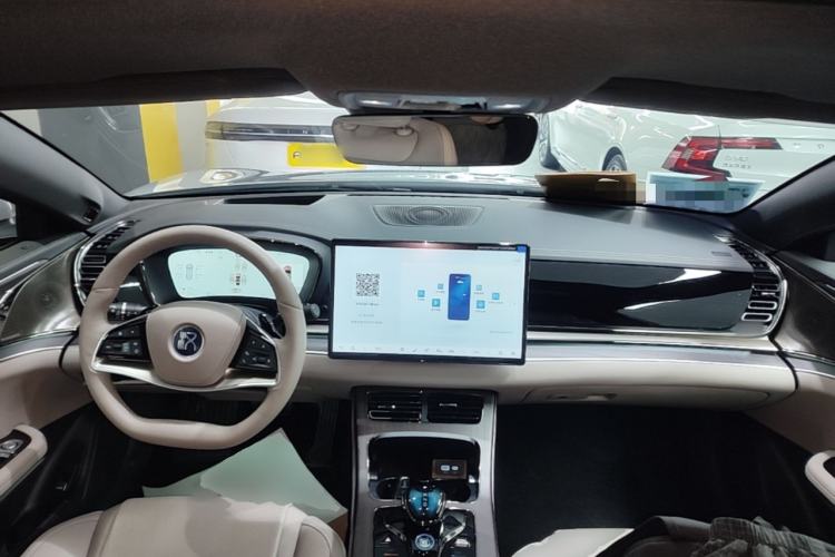 Used BYD Han 2025 DM-i Intelligent Driving Edition 125KM LiDAR Flagship Model Center Console