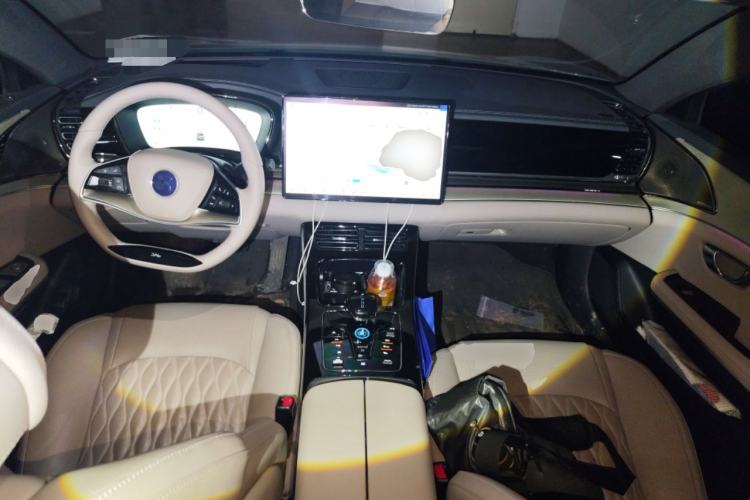 Used BYD Han 2025 EV 605KM Prestige Model Center Console