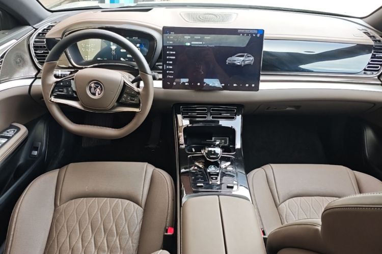 Used BYD Han 2025 DM-i Intelligent Driving Edition 125KM LiDAR Flagship Model Center Console