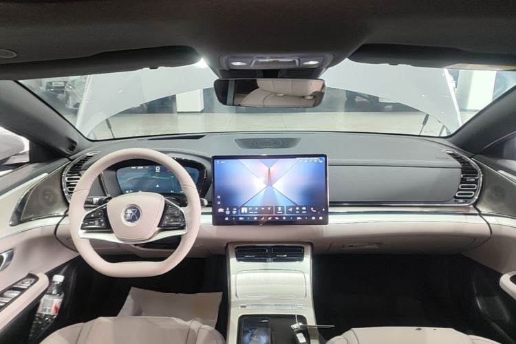 Used BYD Han 2025 Model EV Intelligent Driving Edition 635KM LiDAR Flagship Center Console