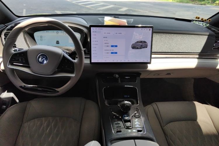 Used BYD Han 2025 DM-i 125KM Elite Model Center Console