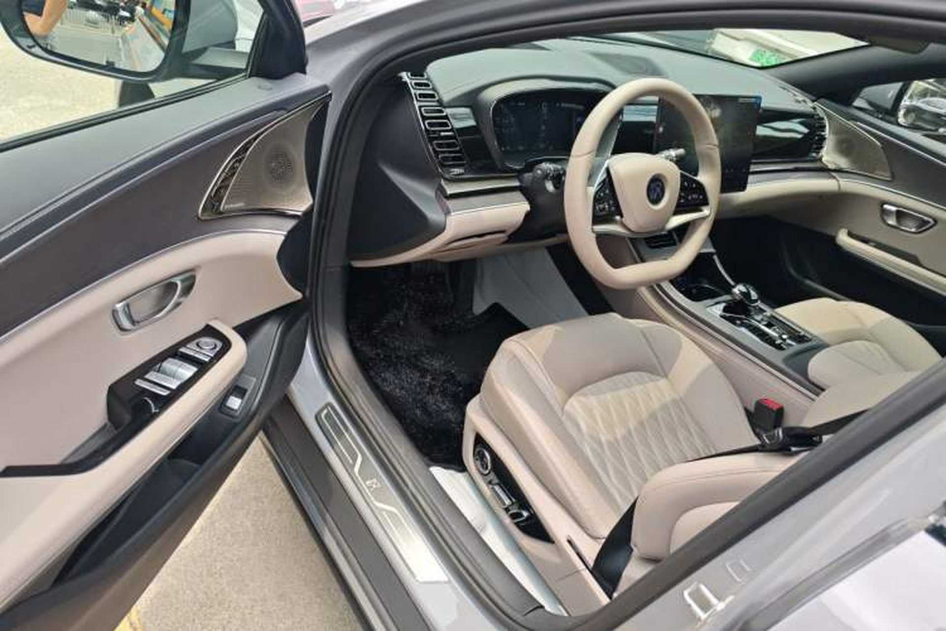 Used BYD Han 2025 EV with 701 km of Laser Radar-Enabled Intelligent Driving Driver Seat
