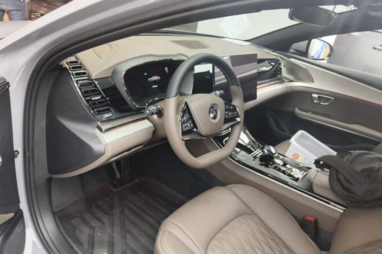 Used BYD Han 2025 DM-i Smart Drive 125KM Prestige Model Driver Seat