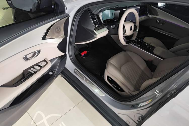 Used BYD Han 2025 DM-i 125KM Prestige Model Driver Seat