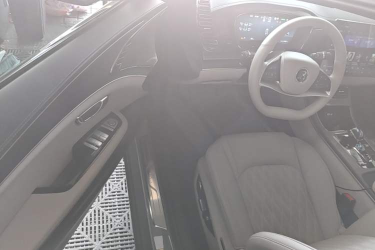 Used BYD Han 2025 EV with 701 km of Laser Radar-Enabled Intelligent Driving Driver Seat