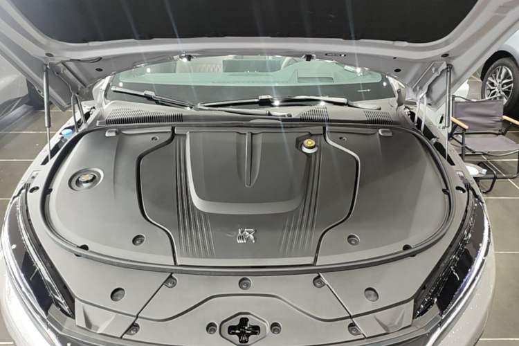 Used BYD Han 2025 EV with 701 km of Laser Radar-Enabled Intelligent Driving Engine Bay