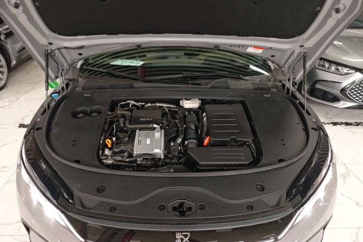Used BYD Han 2025 DM-i Intelligent Driving Edition 125KM Prestige Model Engine Bay