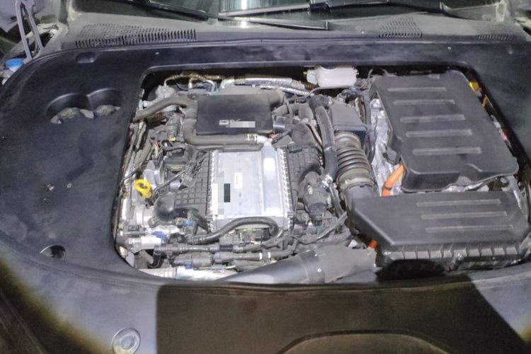 Used BYD Han 2025 DM-i 125KM Prestige Model Engine Bay