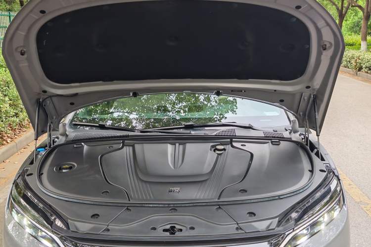 Used BYD Han 2025 EV Intelligent Driving Edition 701KM LiDAR Flagship Model Engine Bay
