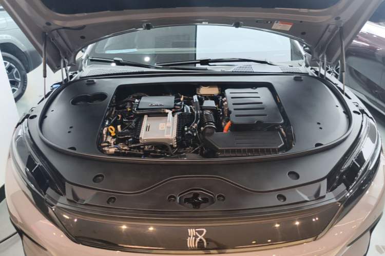 Used BYD Han 2025 DM-i Smart Drive 125KM Prestige Model Engine Bay
