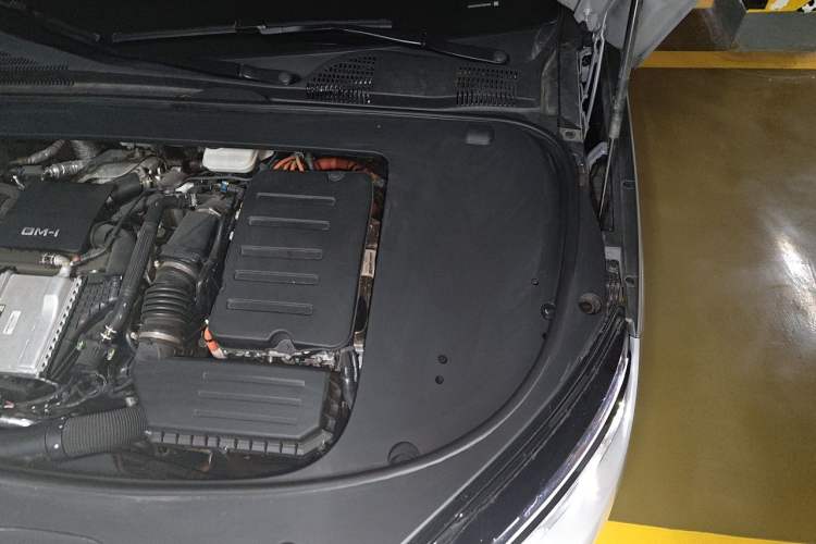 Used BYD Han 2025 DM-i 125KM Elite Model Engine Bay Left