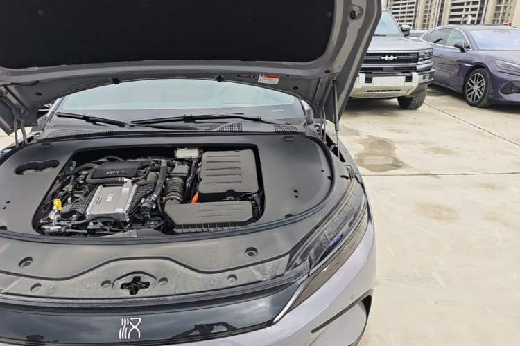 Used BYD Han 2025 DM-i Intelligent Driving Edition 125KM LiDAR Flagship Model Engine Bay Left
