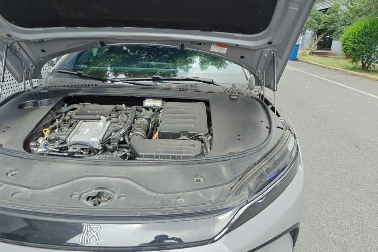 Used BYD Han 2025 DM-i 125KM Elite Model Engine Bay Left