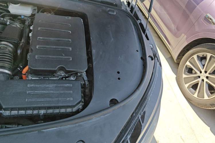 Used BYD Han 2025 DM-i 125KM Prestige Model Engine Bay Left