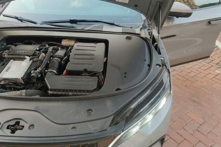 Used BYD Han 2025 DM-i 125KM Elite Model Engine Bay Left