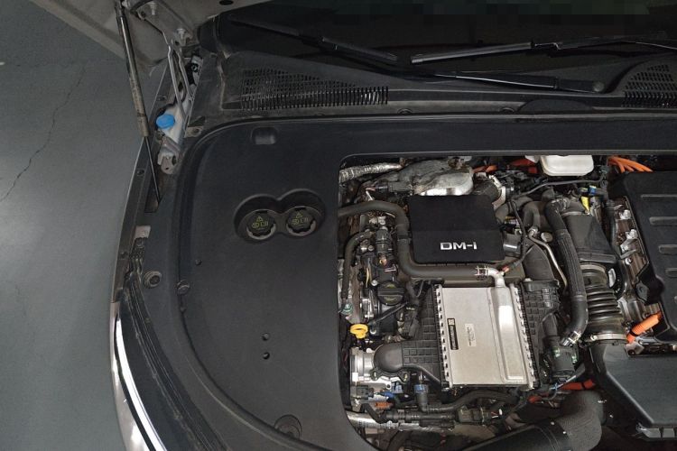 Used BYD Han 2025 DM-i 125KM Elite Model Engine Bay Right