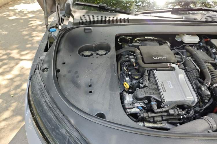 Used BYD Han 2025 DM-i 125KM Prestige Model Engine Bay Right