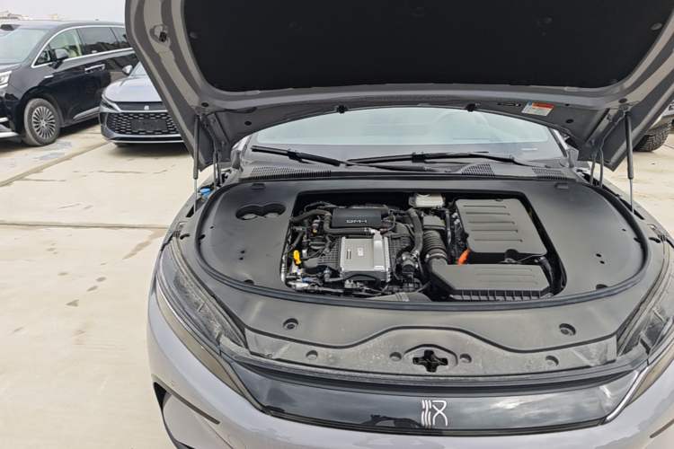 Used BYD Han 2025 DM-i Intelligent Driving Edition 125KM LiDAR Flagship Model Engine Bay Right