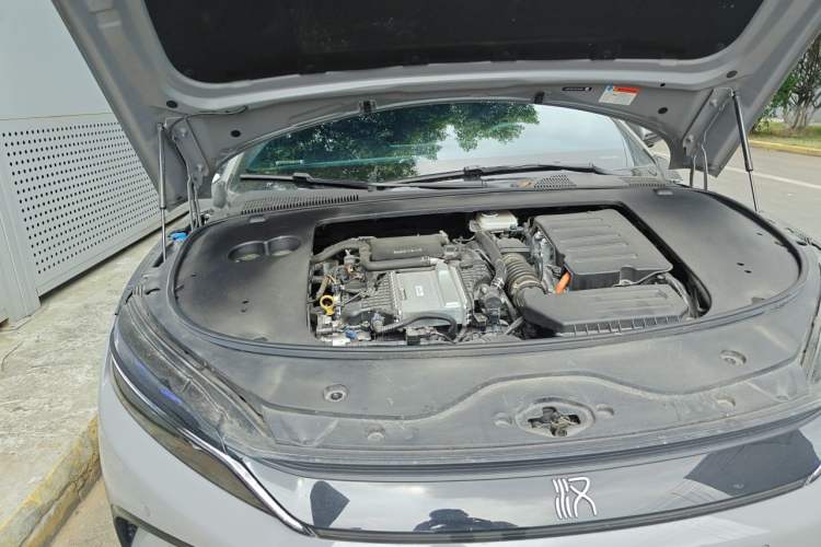 Used BYD Han 2025 DM-i 125KM Elite Model Engine Bay Right