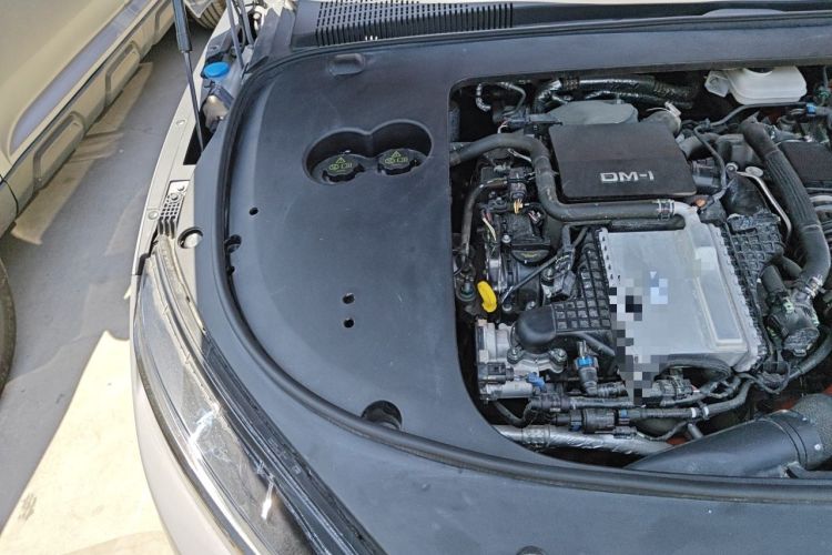 Used BYD Han 2025 DM-i 125KM Prestige Model Engine Bay Right
