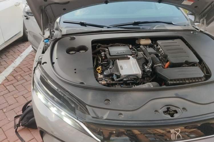 Used BYD Han 2025 DM-i 125KM Elite Model Engine Bay Right