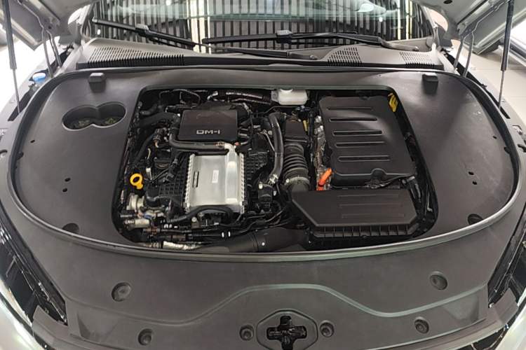 Used BYD Han 2025 DM-i 125KM Prestige Model Engine Bay
