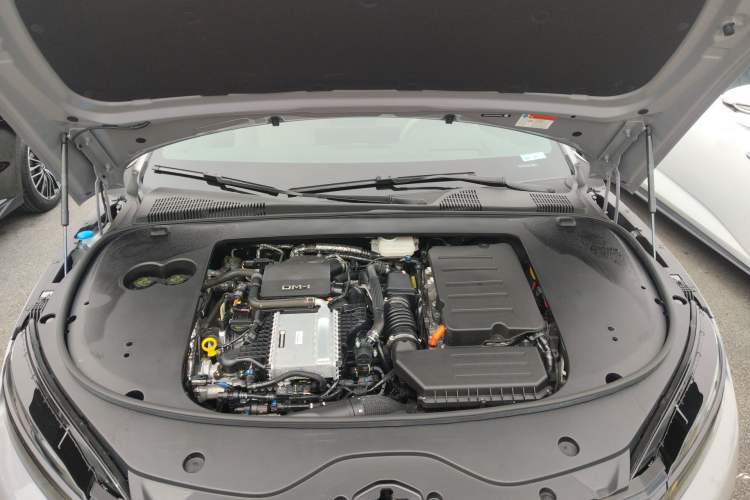 Used BYD Han 2025 DM-i Intelligent Driving Edition 125KM LiDAR Flagship Model Engine Bay