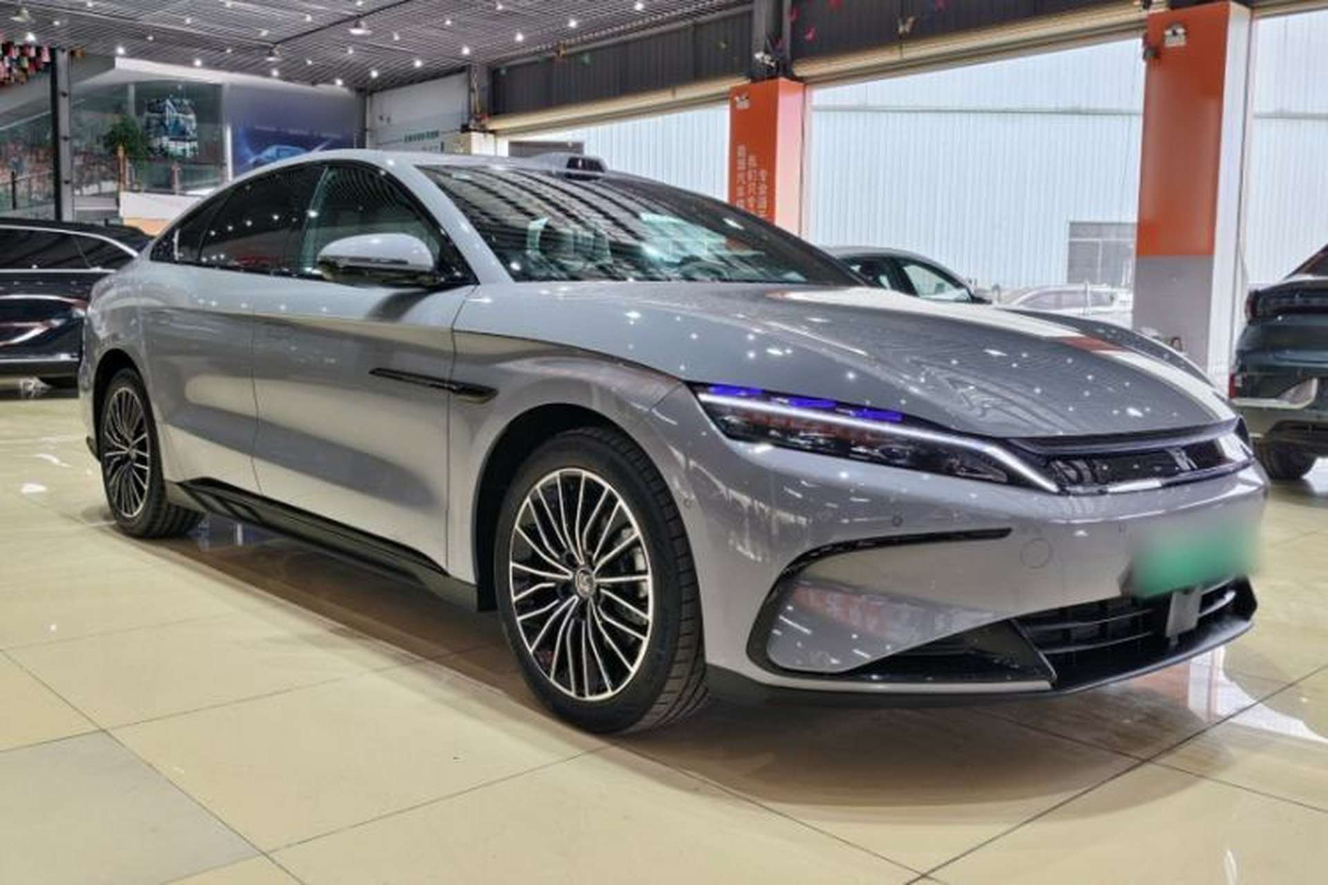 Used BYD Han 2025 DM-i 125KM LiDAR-Powered Intelligent Driving Model Exterior 2