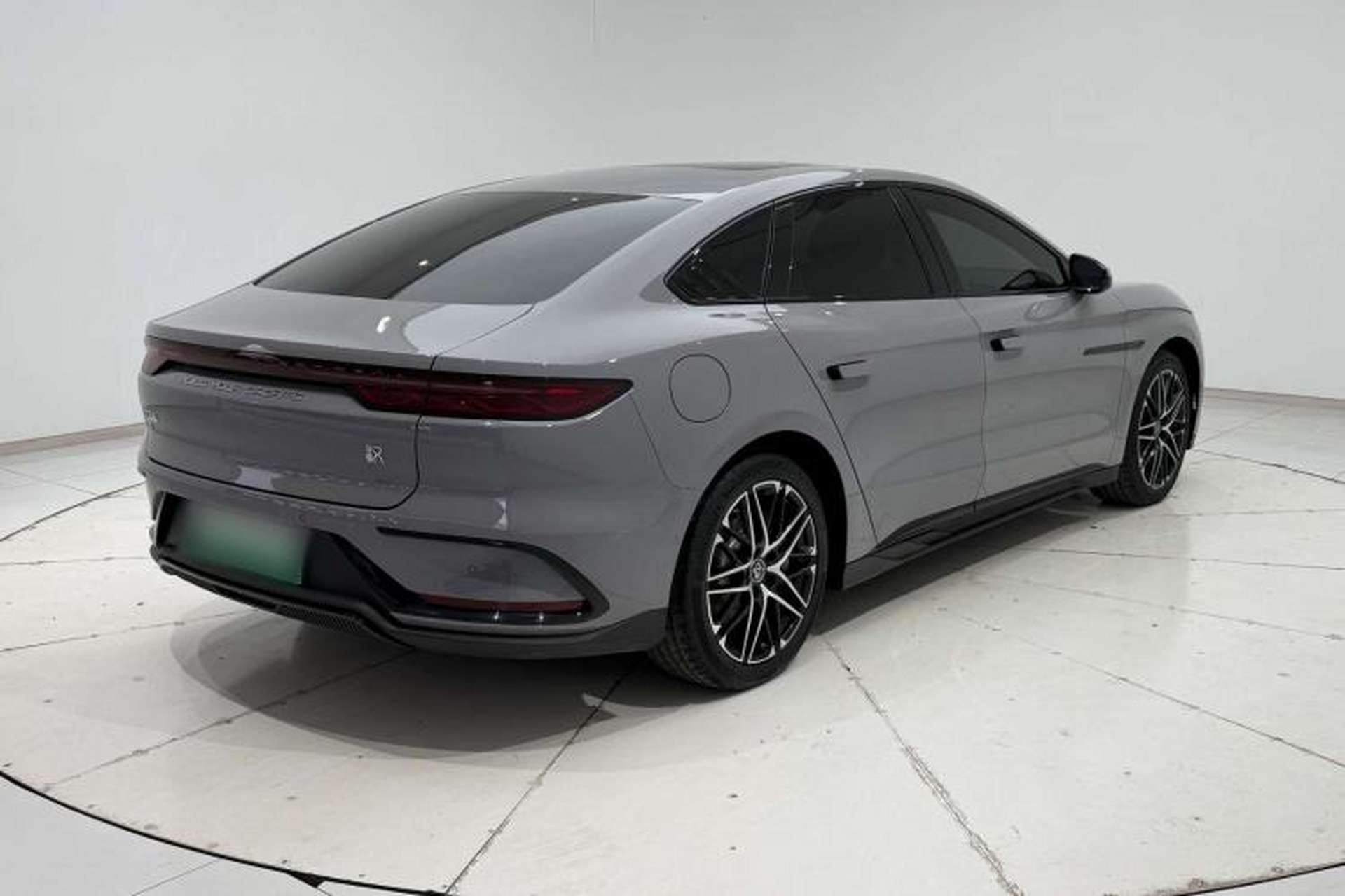 Used BYD Han 2025 EV 605KM Prestige Model Exterior 3