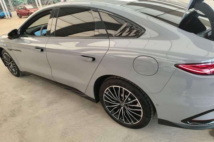 Used BYD Han 2025 DM-i Intelligent Driving Edition 125KM LiDAR Flagship Model Exterior 3
