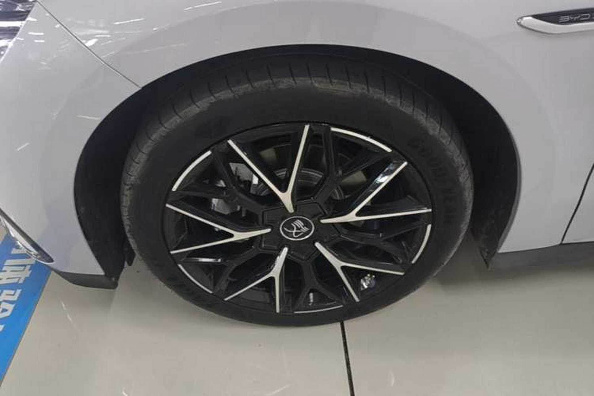 Used BYD Han 2025 DM-i 125KM Prestige Model Exterior 4