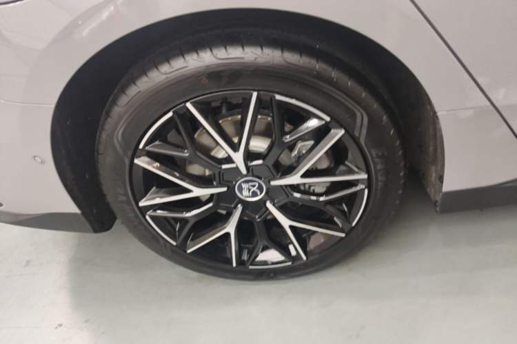 Used BYD Han 2025 DM-i Smart Drive 125KM Prestige Model Exterior 5