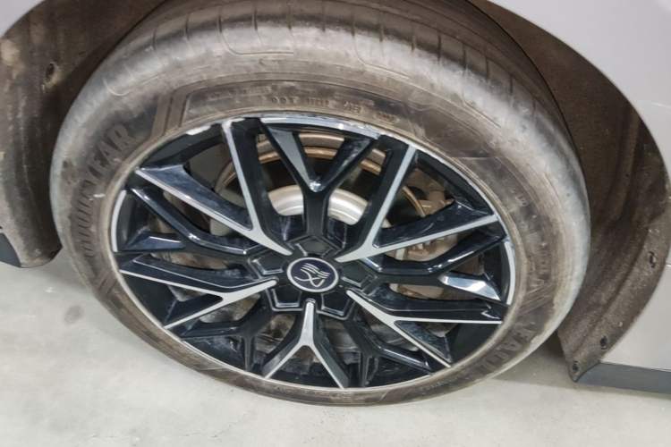 Used BYD Han 2025 DM-i 125KM Prestige Model Exterior 5