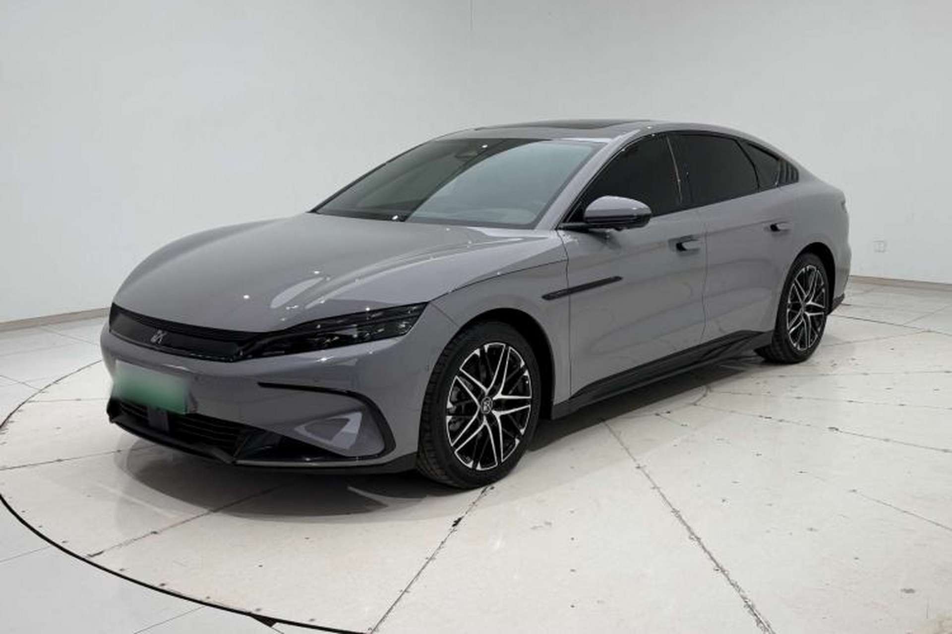 Used BYD Han 2025 EV 605KM Prestige Model Front Left 45 Deg