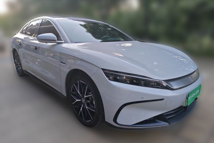 Used BYD Han 2025 DM-i 125KM Prestige Model Front Right 45 Deg