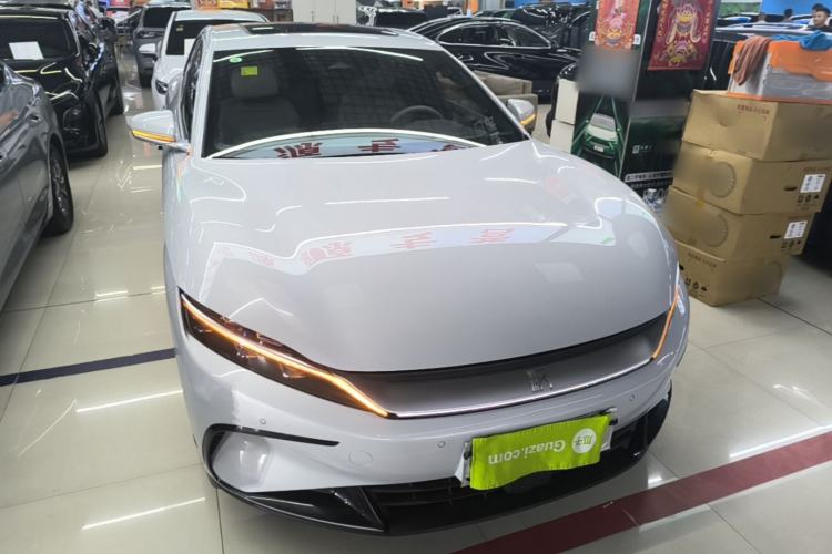 Used BYD Han 2025 DM-i 125KM Elite Model Front Right 45 Deg