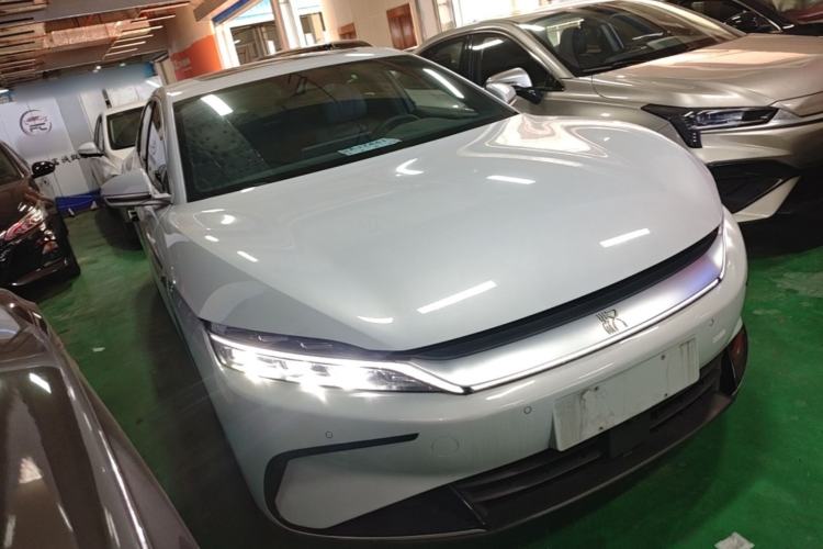 Used BYD Han 2025 DM-i 125KM Elite Model Front Right 45 Deg