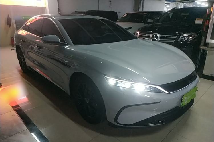 Used BYD Han 2025 DM-i Smart Drive 125KM Comfort Edition Front Right 45 Deg