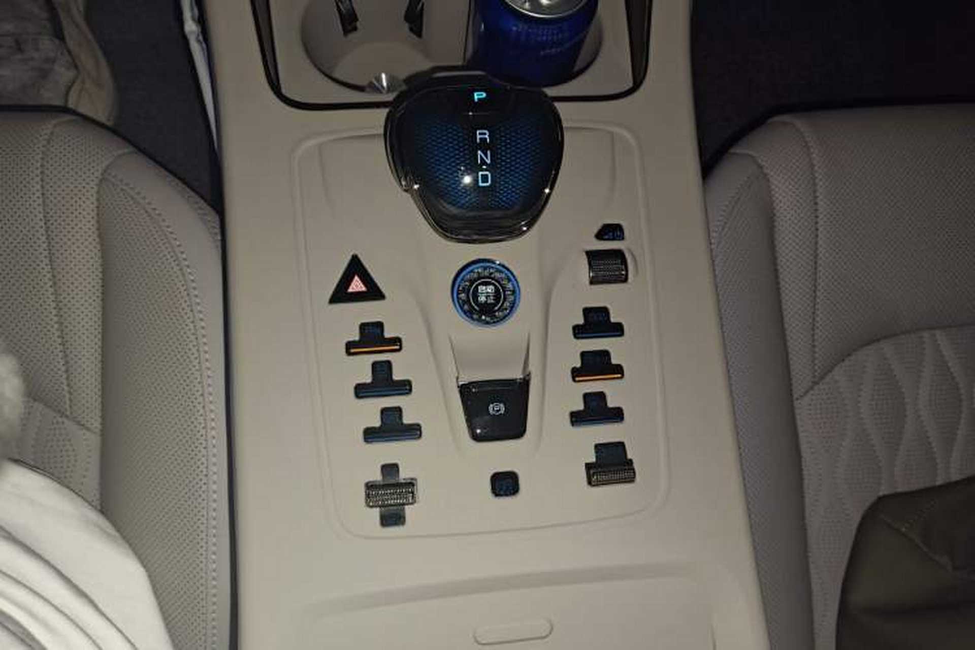 Used BYD Han 2025 DM-i 125KM Elite Model Gear Lever