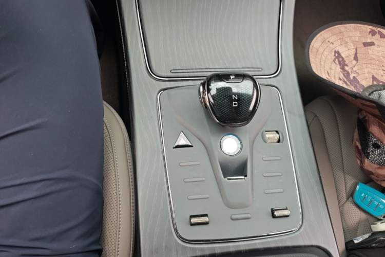 Used BYD Han 2025 EV Intelligent Driving Edition 605KM Prestige Model Gear Lever