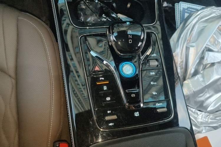 Used BYD Han 2025 DM-i 125KM Elite Model Gear Lever
