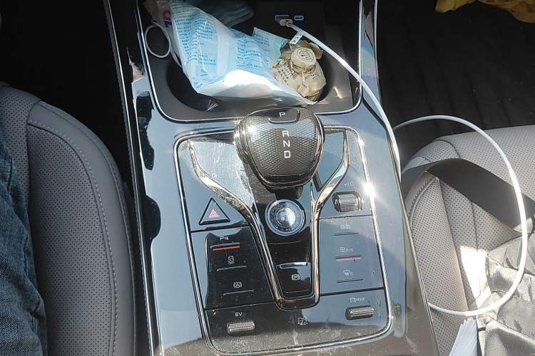 Used BYD Han 2025 DM-i 125KM Elite Model Gear Lever