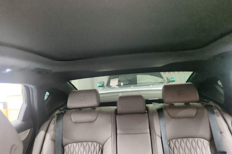 Used BYD Han 2025 DM-i Smart Drive 125KM Prestige Model Headliner