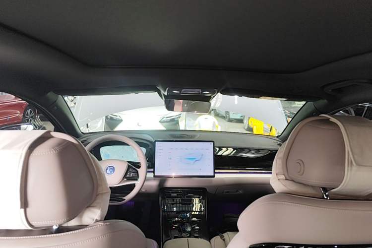 Used BYD Han 2025 DM-i 125KM Prestige Model Headliner
