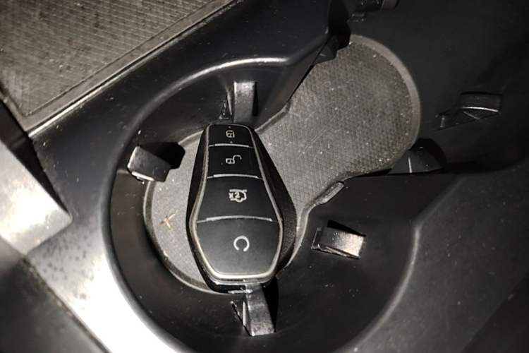 Used BYD Han 2025 EV Intelligent Driving Edition 701KM LiDAR Flagship Model Interior 1