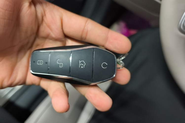 Used BYD Han 2025 DM-i Intelligent Driving Edition 125KM LiDAR Flagship Model Interior 1