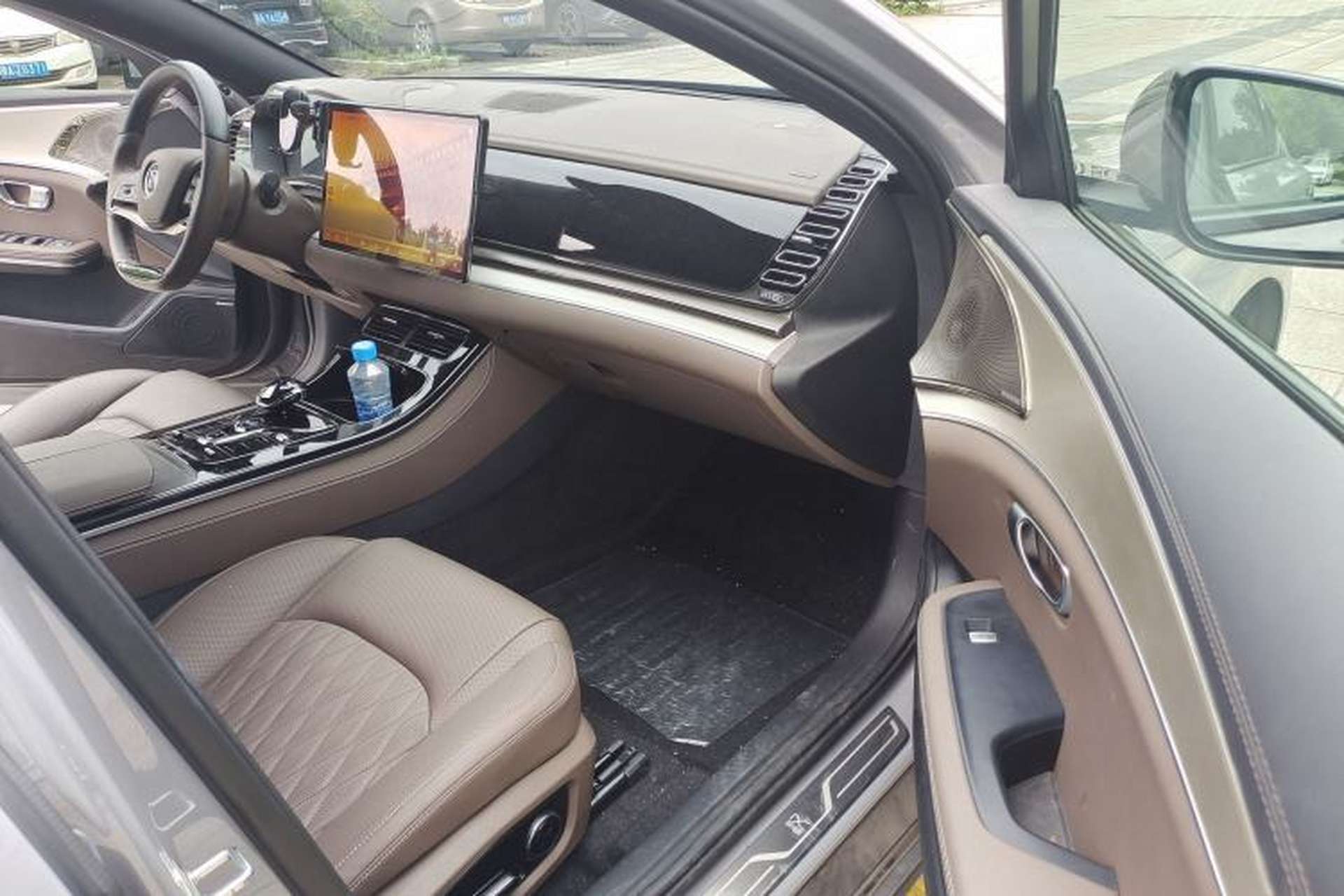 Used BYD Han 2025 DM-i 125KM Prestige Model Interior 1